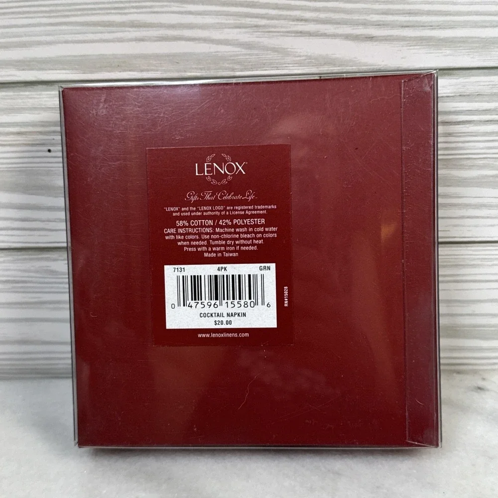 Lenox Green Holly Damask Cloth cocktail Napkins Set Of 4  - NEW In Box